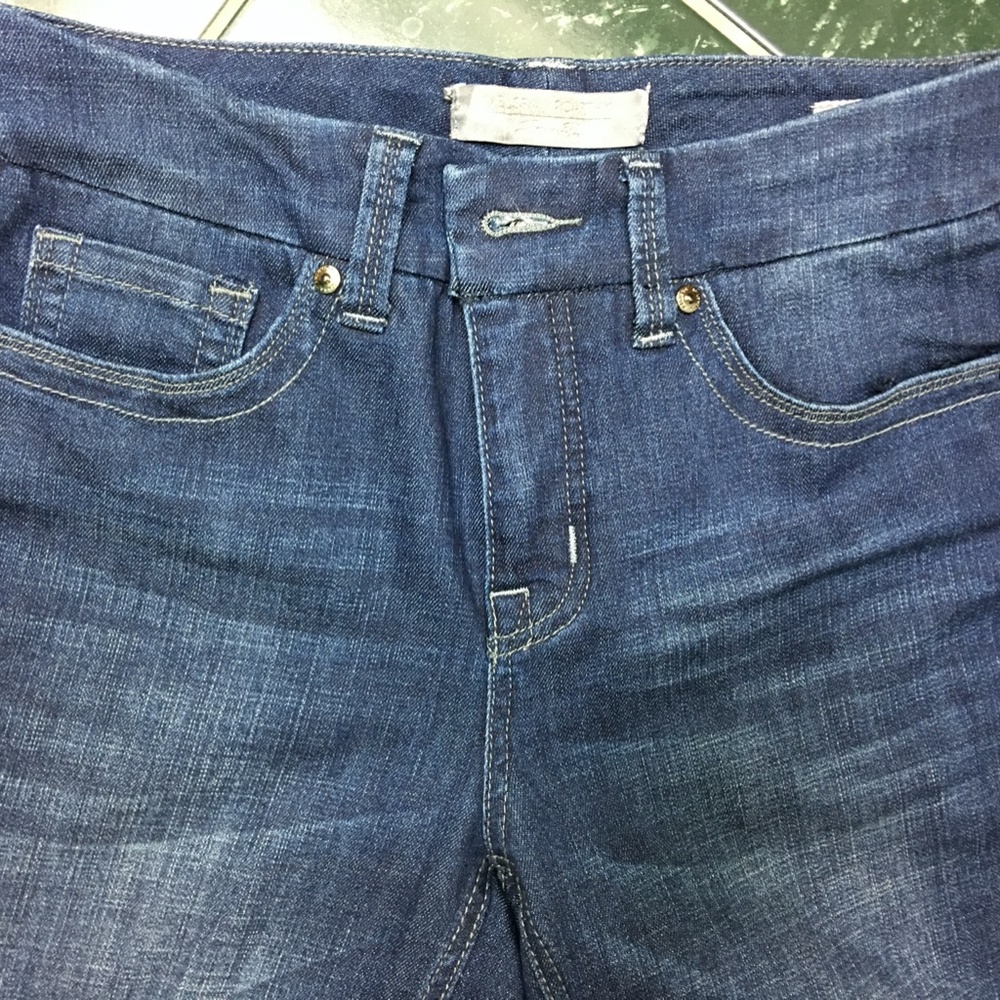 Jean - Picture 2 of 4